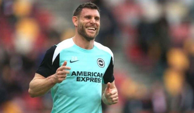 Milner đi vào sử sách Ngoại hạng Anh.