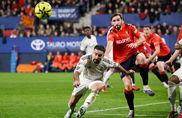 Chấn thương và tuổi tác đẩy Carvajal ra khỏi đội hình xuất phát.