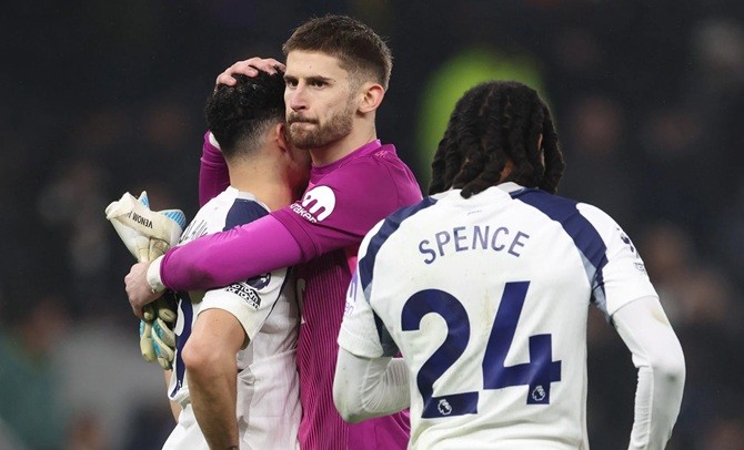  Tottenham đang ở gần nhóm đèn đỏ.