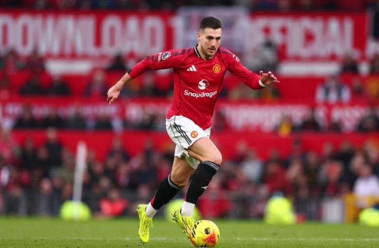 Dalot thi đấu ổn định và hiếm khi chấn thương.