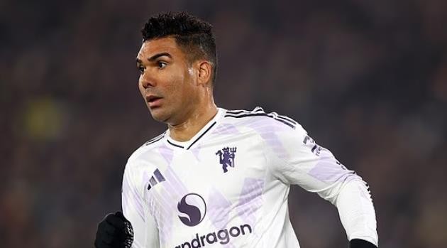 Casemiro có thể sát cánh cùng Messi sau khi rời MU.