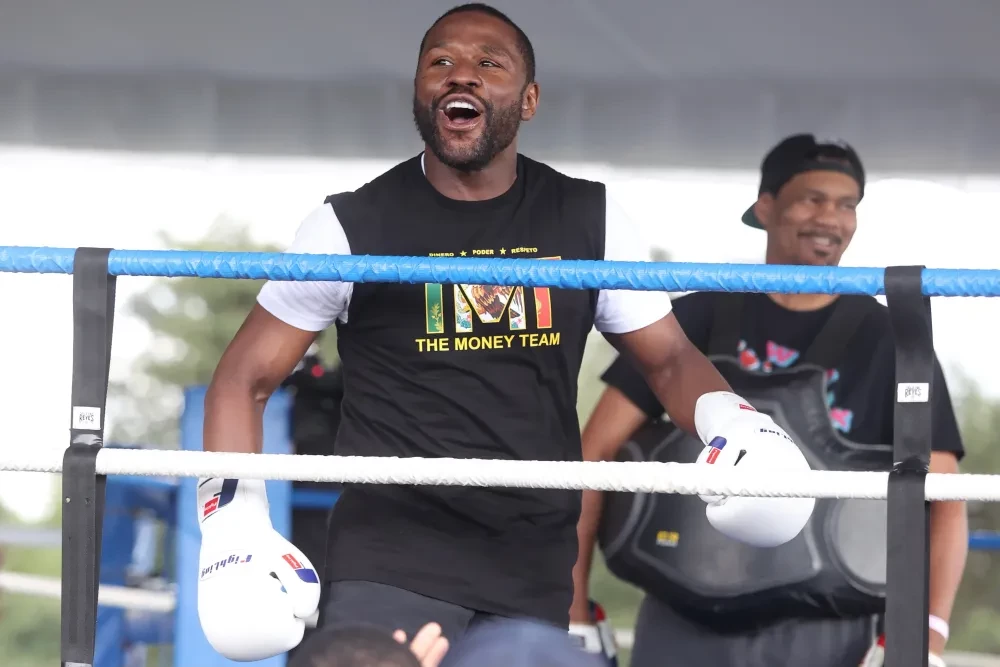 Floyd Mayweather Jr. trong một buổi tập luyện