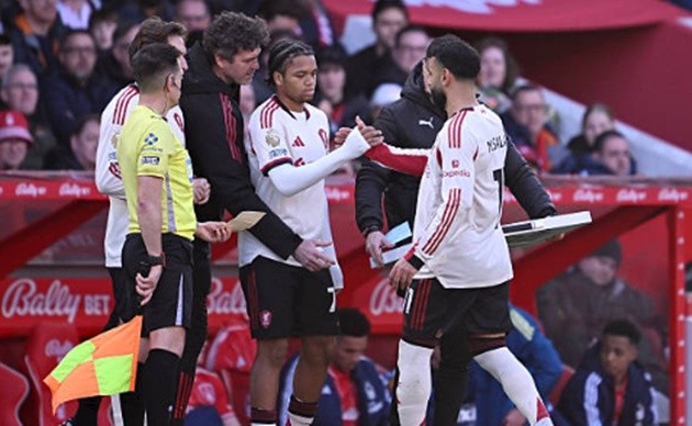 Rio Ngumoha tạo khác biệt sau khi vào sân.