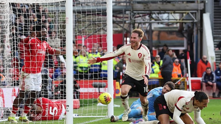 Alexis Mac Allister (8/10): Xuất sắc nhất trận. Tinh thần thi đấu kiên cường, ghi bàn phút bù giờ sau khi bị VAR khước từ trước đó.