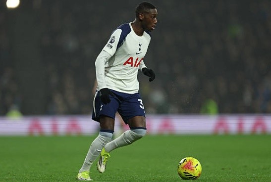 Kolo Muani ghi bàn quân bình tỷ số cho Spurs.