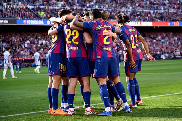 Barca chính thức đòi lại ngôi đầu từ tay Real Madrid. 