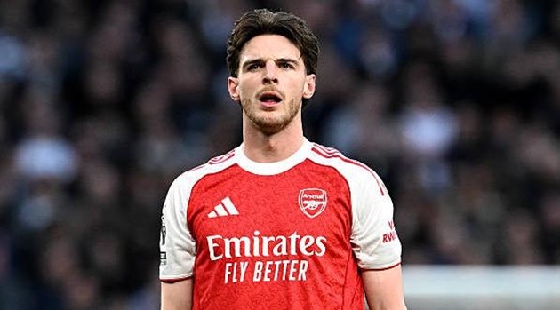 Declan Rice (7.0): Mắc sai lầm nghiêm trọng khi để mất bóng, tạo cơ hội cho Muani gỡ hòa ngay sau bàn mở tỷ số của Eze. Nhìn chung, đây không phải là trận đấu đạt tiêu chuẩn cao nhất như thường lệ của Rice dù điểm số vẫn ở mức khá.