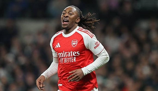 Eberechi Eze (8.7): Lại một trận derby Bắc London rực sáng của Eze trước Spurs. Anh ghi bàn mở tỷ số đầy kỹ thuật và xuất hiện đúng lúc trong vòng cấm để hoàn tất cú đúp. Eze cho thấy mình thực sự thăng hoa khi được xếp đá ở vị trí số 10.