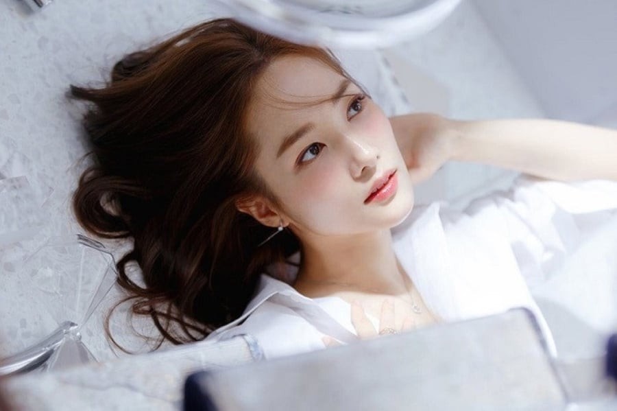 Phụ nữ ơi, hãy cứ sống như một đóa hoa, dù cho sẽ phai tàn nhưng cũng đã tỏa sáng! (Ảnh minh họa)