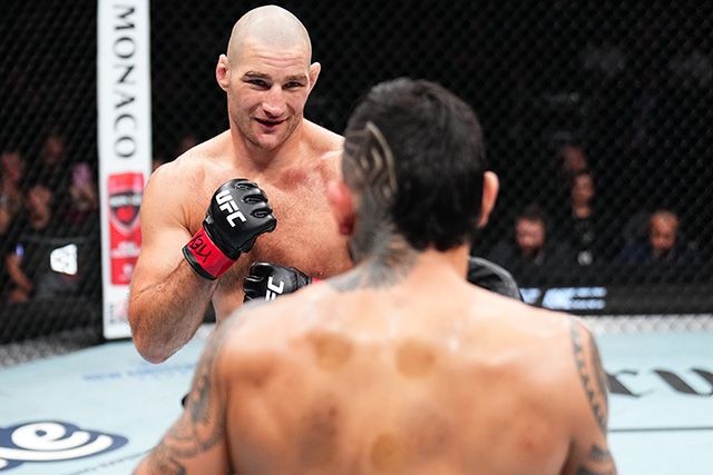 Sean Strickland trong buổi họp báo sau trận đấu tại UFC Houston.