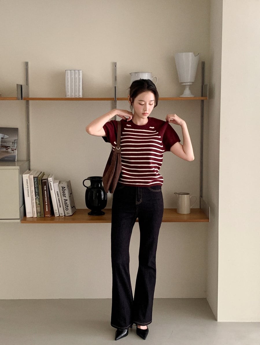 Khi đi cùng quần ống suông hoặc ống đứng, tổng thể sẽ trở nên cân đối và hiện đại hơn.