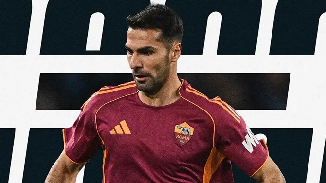  Celik đang ở trong tầm ngắm của Liverpool.