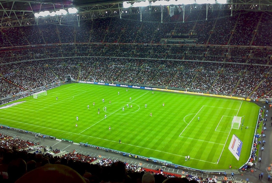 Sân vận động Wembley trong một trận đấu giao hữu giữa Anh và Đức.