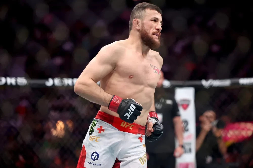 Merab Dvalishvili trước trận đấu với Petr Yan tại UFC 323