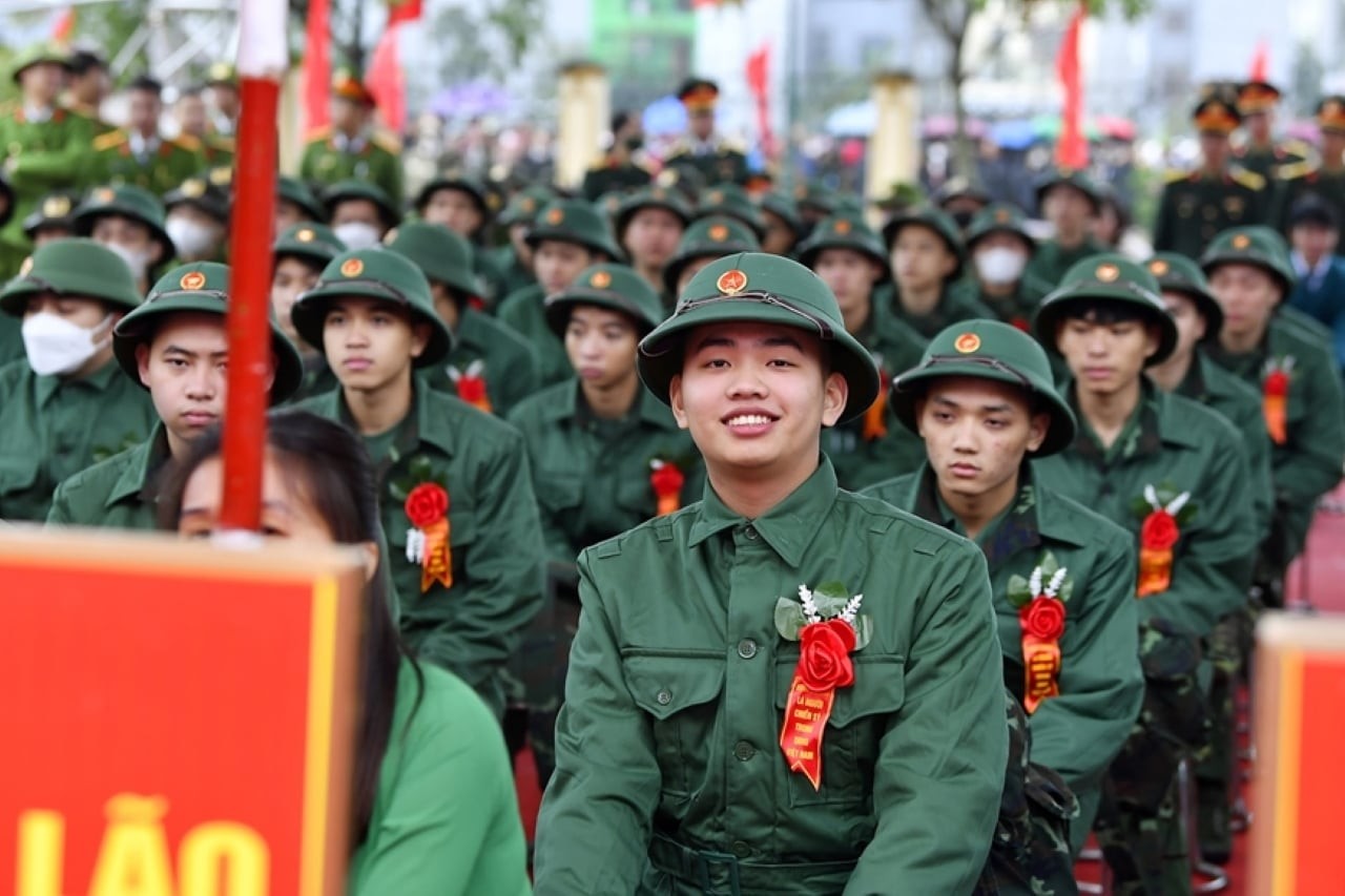 Nghĩa vụ quân sự năm 2026 tiếp tục áp dụng các quy định về tiêu chuẩn sức khỏe, tạm hoãn và miễn gọi nhập ngũ là vấn đề được nhiều công dân quan tâm. - Ảnh: QĐND