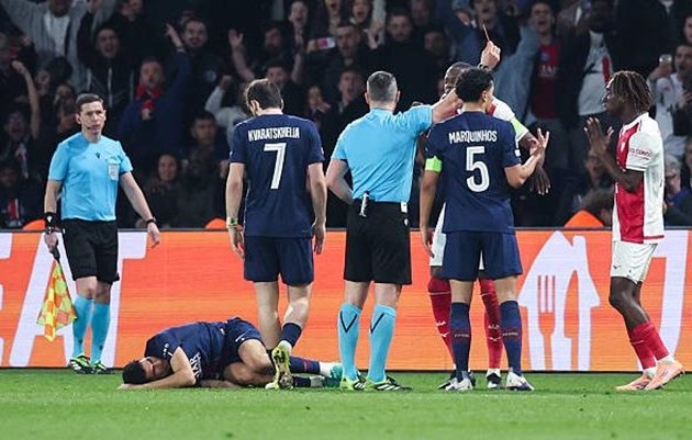 Việc Mamadou Coulibaly bị truất quyền thi đấu khiến Monaco gặp khó.