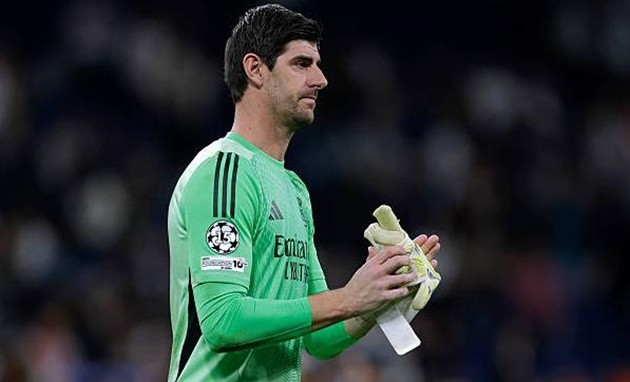 Thibaut Courtois (7.4/10): Vẫn duy trì được những pha cứu thua xuất sắc như thường lệ. Tuy nhiên, anh có thể đã làm tốt hơn một chút trong tình huống dẫn đến bàn thắng của Benfica.