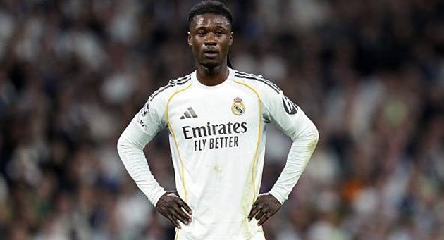 Eduardo Camavinga (6.6/10): Hoạt động năng nổ bên hành lang trái. Anh cho thấy sự hiệu quả trong các pha tranh chấp tay đôi và luôn ưu tiên thực hiện những đường chuyền hướng bóng về phía trước.