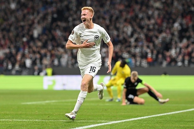 Arsenal muốn chiêu mộ Larsson vào mùa hè này.