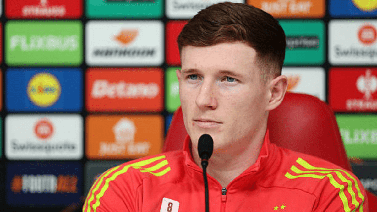 Anderson tránh né những tin đồn. 