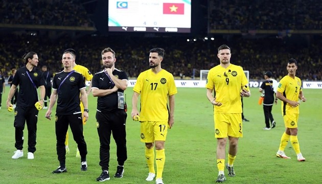 Bóng đá Malaysia đối mặt với nhiều áp lực.