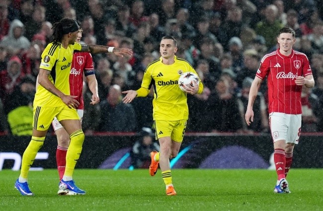 Kerem Akturkoglu lập cú đúp cho Fenerbahce.