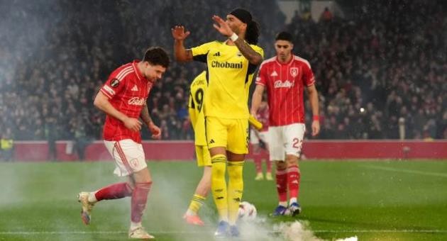 Forest gặp nhiều khó khăn trước Fernebahce.