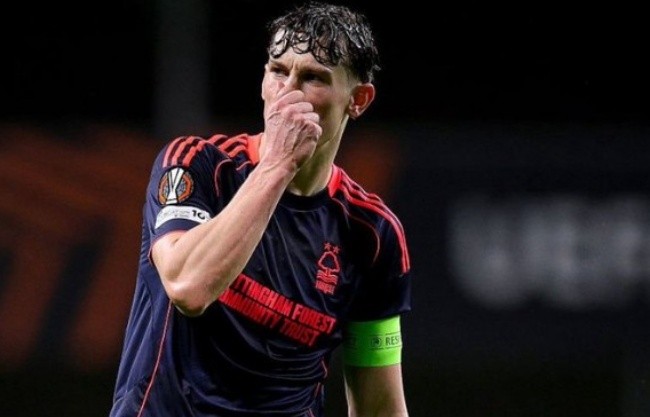 Ryan Yates dính chấn thương.