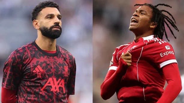 Tài năng của Ngumoha liệu có xứng đáng để Slot ''cất'' Salah lên băng ghế dự bị?