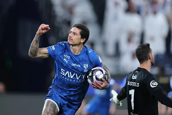 Darwin Nunez được khuyên gia nhập Chelsea hoặc Man Utd.