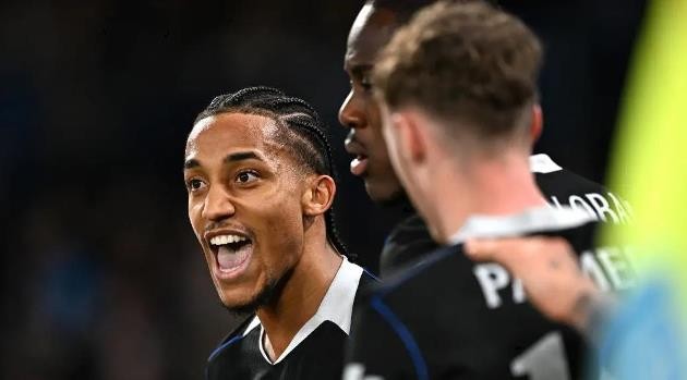 Rooney nghi ngờ sức mạnh của Chelsea.