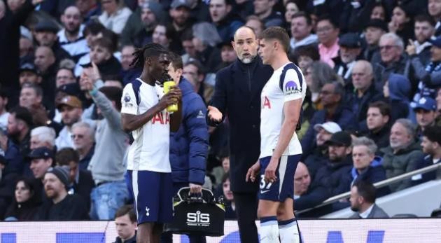 Tudor đối mặt với nhiều khó khăn ở Tottenham.