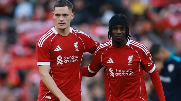 Frimpong trở lại nhưng Wirtz vẫn ngồi ngoài.