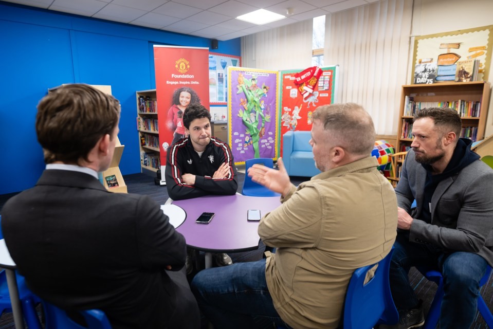 Một chiến binh mang tâm hồn thi sĩ.