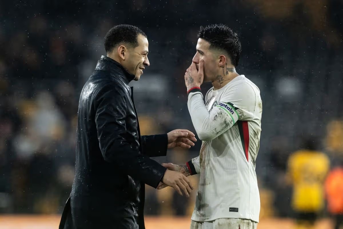 Liam Rosenior cần được trao thời gian đủ lâu ở Chelsea.