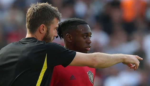 Wan-Bissaka đặt niềm tin vào Michael Carrick.