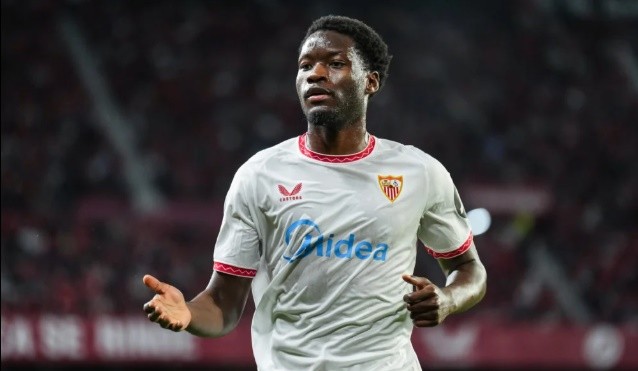 Agoume trong tầm ngắm của MU.