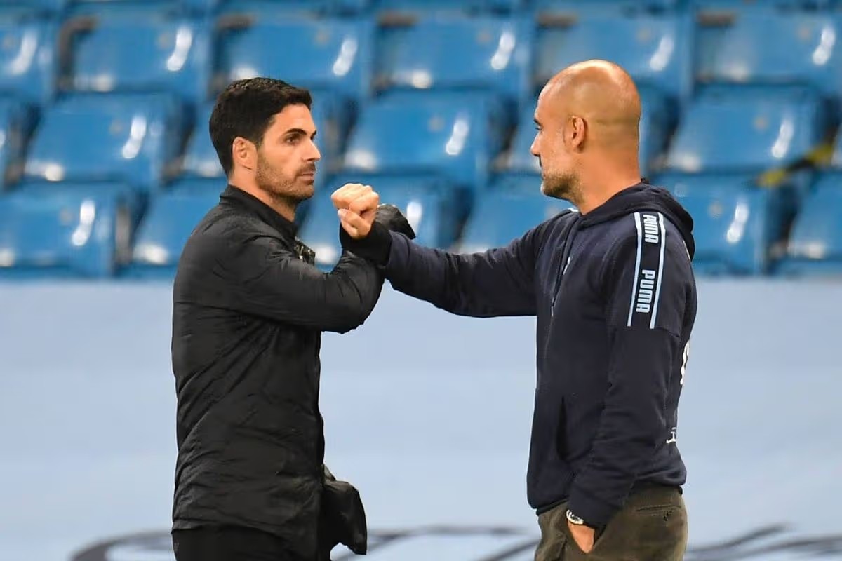 Mikel Arteta có lợi thế trước Pep Guardiola trong cuộc đua vô địch Ngoại hạng Anh mùa này.