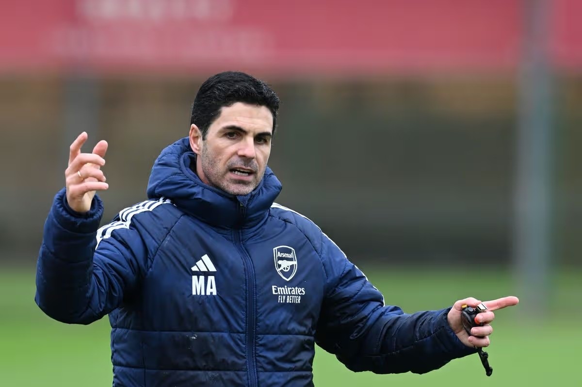 HLV Mikel Arteta tiếc nuối vì không thể đưa dàn sao Arsenal sang Dubai tập huấn.
