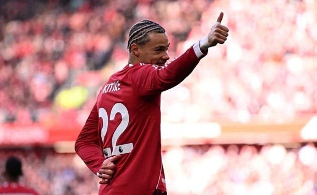 Ekitike có trận đấu chói sáng trước West Ham.