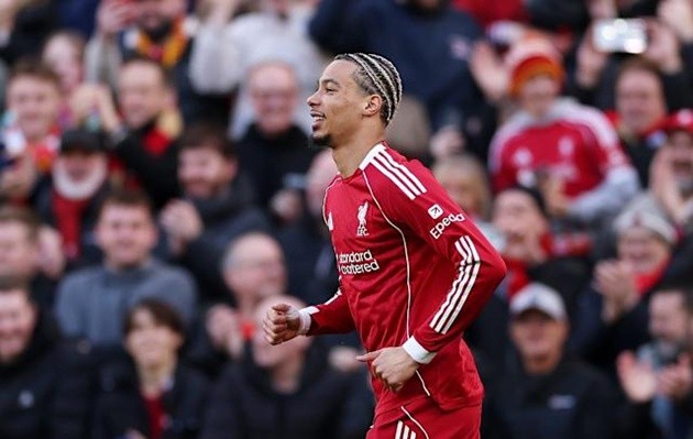 Ngôi sao người Pháp còn đóng góp 2 kiến tạo.