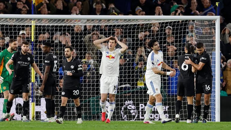 Marc Guehi (6/10): Gặp rất nhiều khó khăn trước sức mạnh của Dominic Calvert-Lewin trong hiệp một. Giống như Nunes, trung vệ này chỉ lấy lại sự ổn định khi Leeds giảm nhịp độ tấn công.