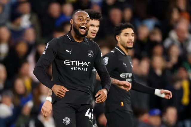 Antoine Semenyo (8/10): Ghi bàn thắng thứ 6 cho Man City bằng một pha đệm bóng cận thành chuẩn mực của một 