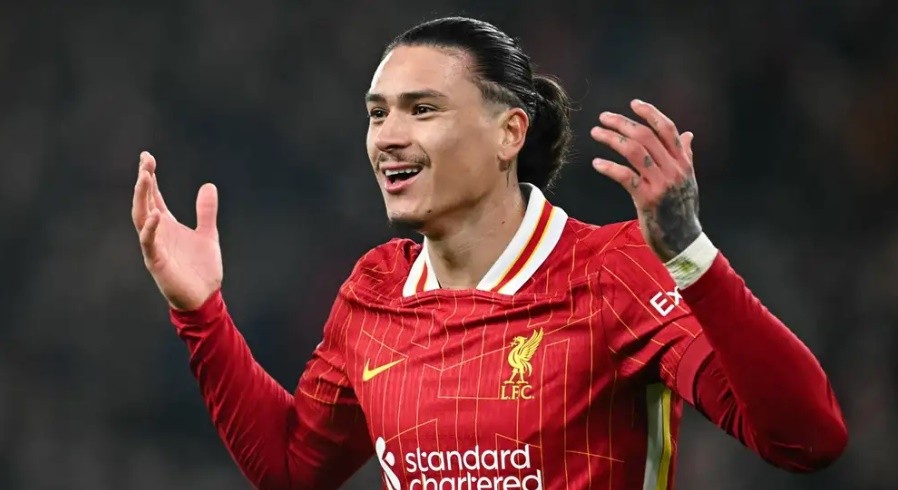 Nunez đã có kinh nghiệm thi đấu tại Ngoại hạng Anh.