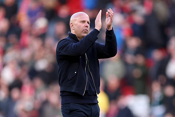 Slot đối mặt với một quyết định chiến thuật quan trọng. 