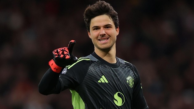 Lammens chinh phục người hâm mộ MU bằng sự điềm tĩnh, chắc chắn.