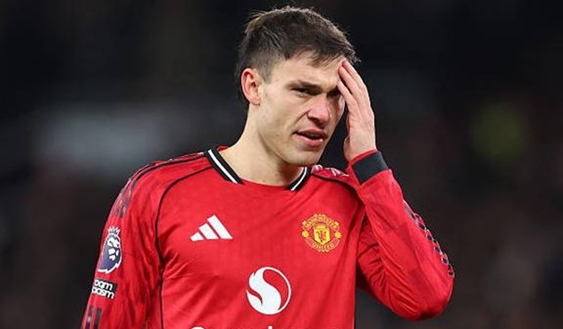 Manuel Ugarte ít được ra sân tại Manchester United.