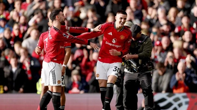 Bruno và Sesko giúp Man Utd giành 3 điểm.