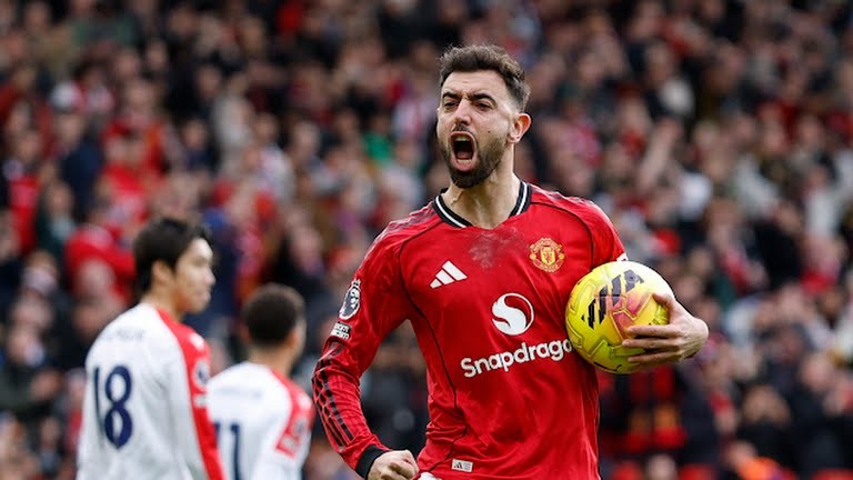 Bruno Fernandes vừa ghi bàn vừa kiến tạo cho Quỷ đỏ.