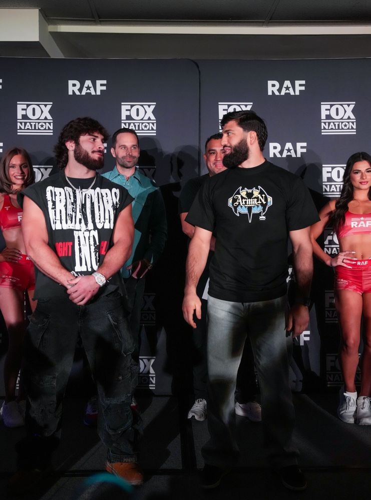 Arman Tsarukyan và Georgio Poullas trong một pha tranh chấp tại RAF 6